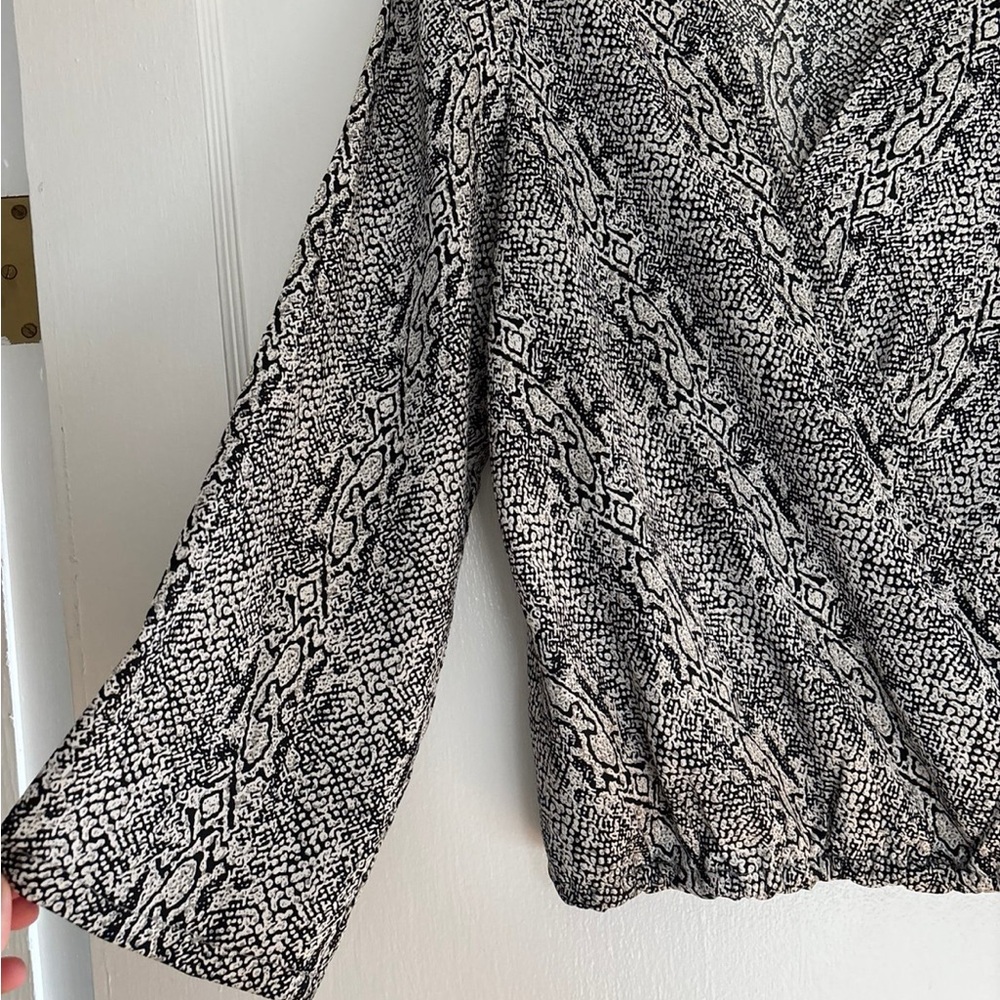 Snake print women’s blouse. Like new barely worn
